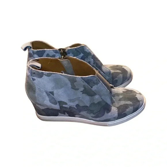 Linea Paolo Camouflage Wedge Zipper Sneaker Size 7 - Picture 1 of 7